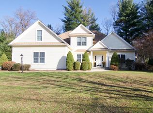 16 Bellows Rd, Wilbraham, MA 01095