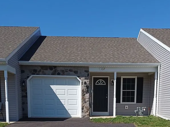 137 Sable Dr, Carlisle, PA 17013