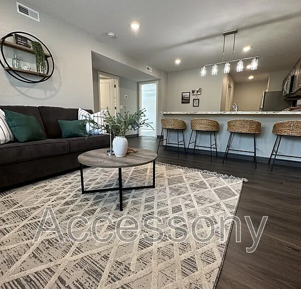 2340 Y St #7 — Photo 14