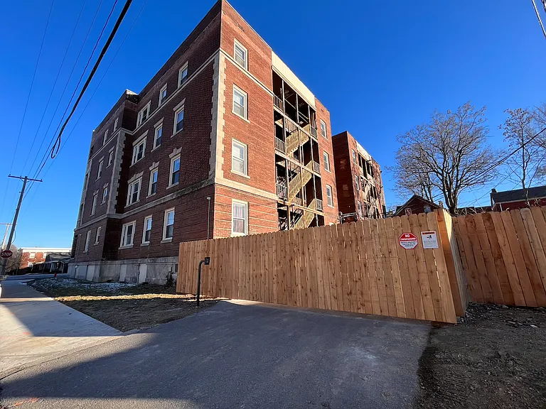 502 Gladstone Blvd #8 — Photo 31