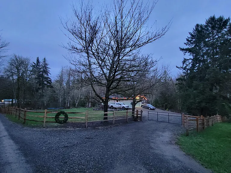 Drive up to house in winter