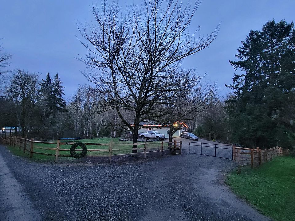 Drive up to house in winter