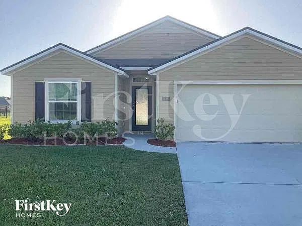 4 bed, 2.0 bath, 2046 sqft, $2,545 — Photo 1
