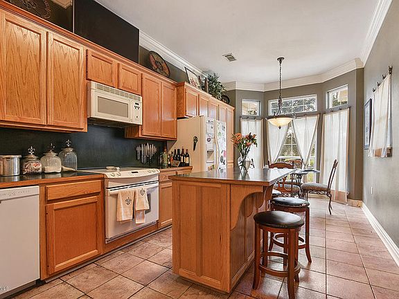 5th image of 1058 Susan Ct