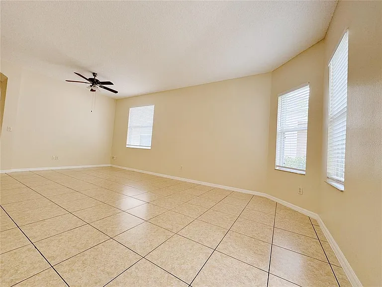 4932 Bellthorn Dr — Photo 5