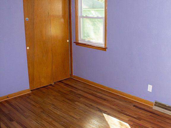 4th image of 3718 Cedar St