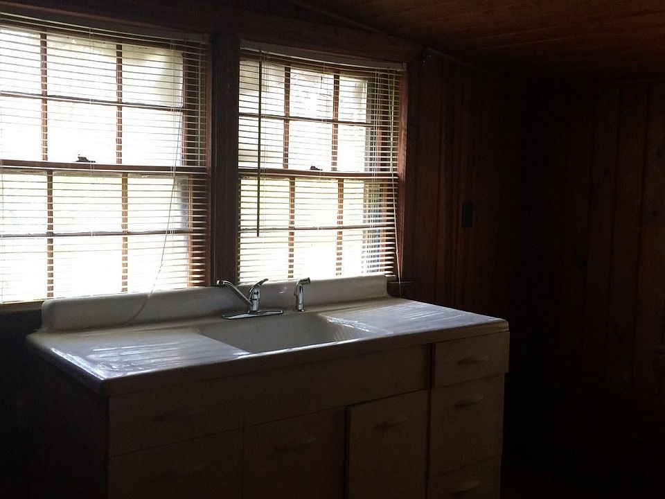 2nd image of 107 1/2 Avery Dr