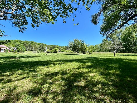 2nd image of 290 Mayfield Hollow Rd