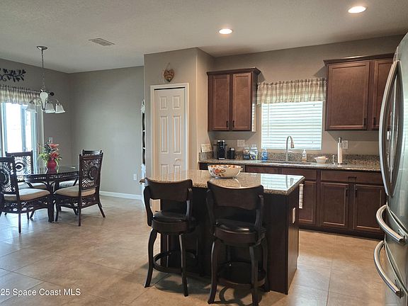 5th image of 201 Broyles Dr SE
