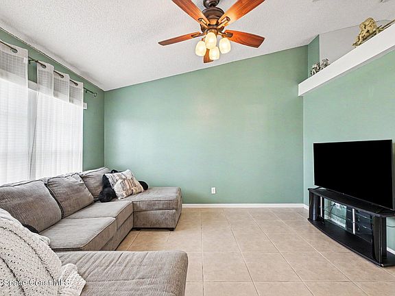 3rd image of 536-530 Fort Pierce St SW