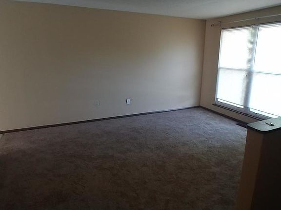 2nd image of 3341 Latonia Ct