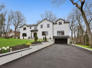 32 Hurley Ave, Wyckoff, NJ 07481