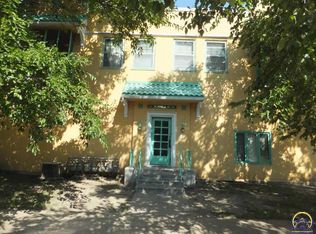 1122 SW 10th Ave, Topeka, KS 66604