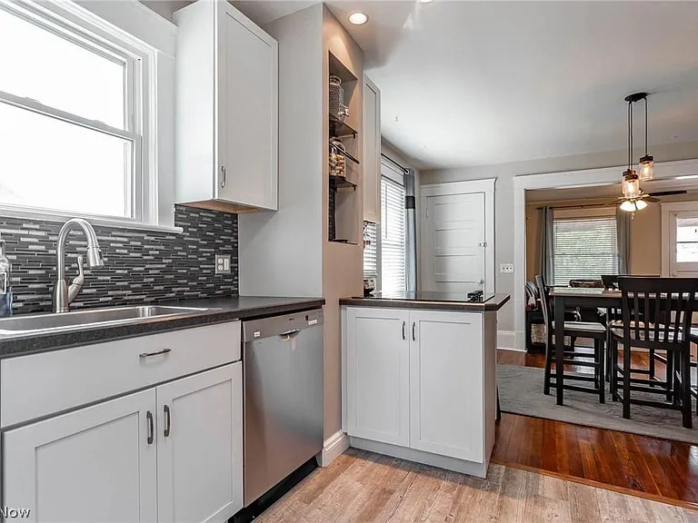 1575 Winton Ave — Photo 2