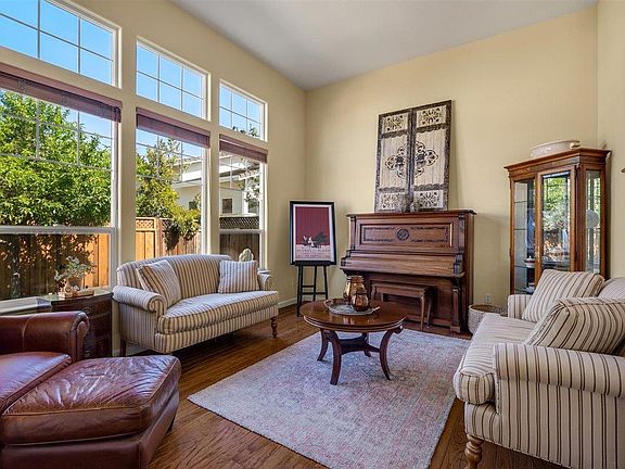 3rd image of 1416 Casablanca Cir