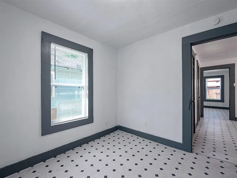 2217 Stevens St — Photo 13