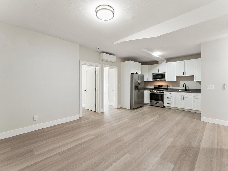 1st image of 220 Saint Charles Ave #2
