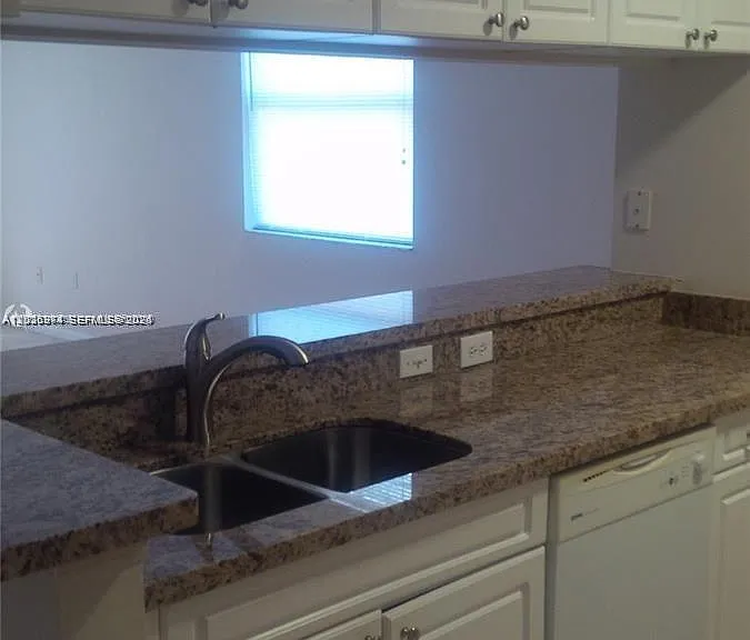 17125 N Bay Rd #3113 — Photo 2