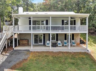 110 Sherwood Dr, Huddleston, VA 24104