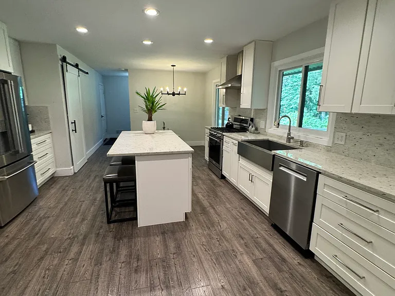 5730 Pineview Dr — Photo 8