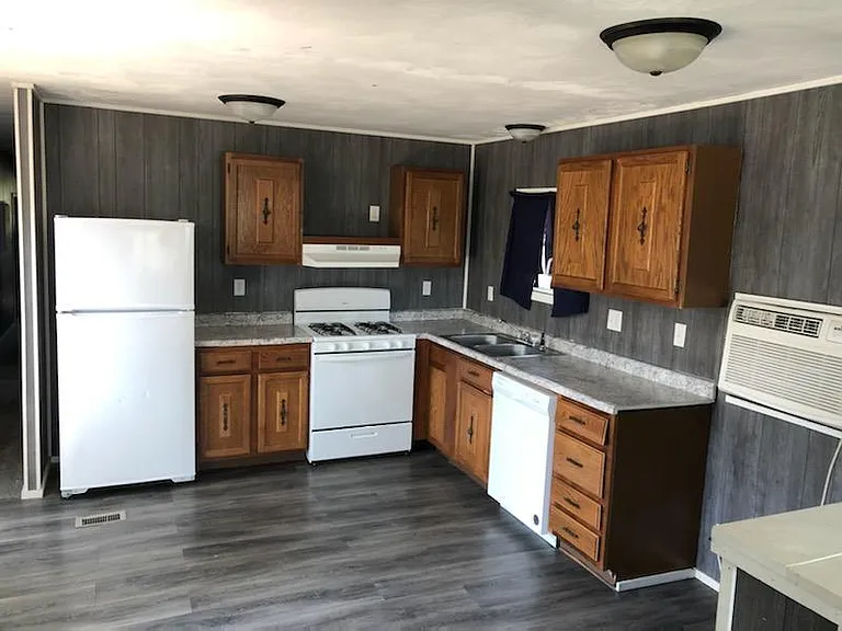 705 S Polk Ave — Photo 7