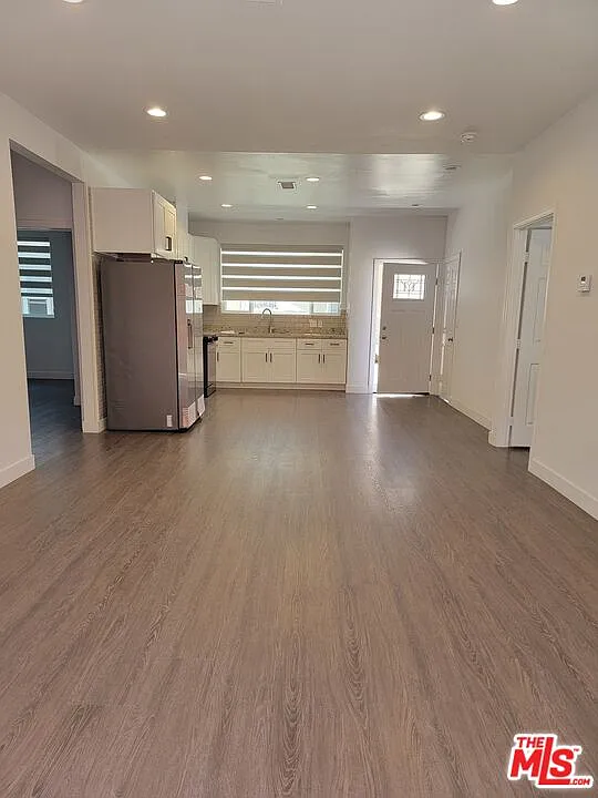 3 bed, 2.0 bath, 1180 sqft, $3,500 — Photo 2