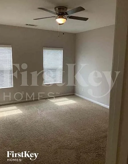 4221 Weeping Willow Dr — Photo 2