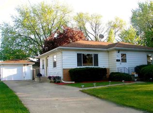 928 Loretta Ave, Waterloo, IA 50702