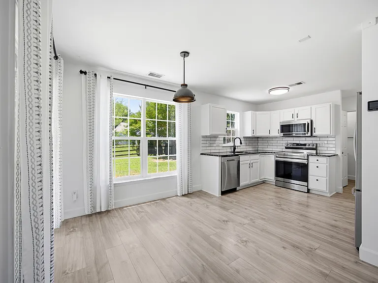 8502 Appledale Dr — Photo 9