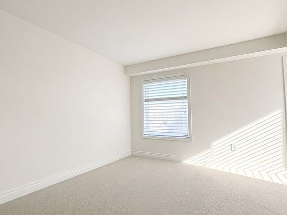 5th image of 22 Sarah Jackson Cres