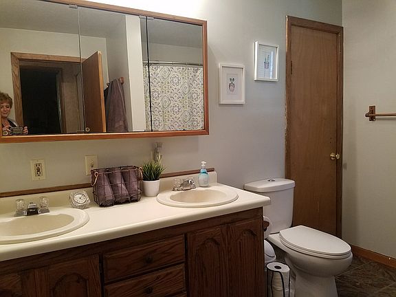 4th image of 1005 N Mayhew Ave