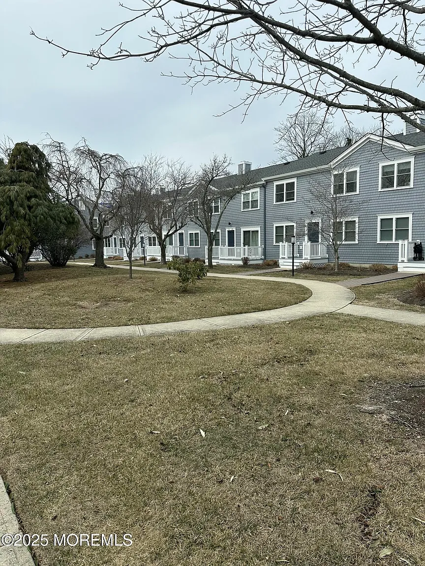 31 Cedar Ave APT 39 photo 1