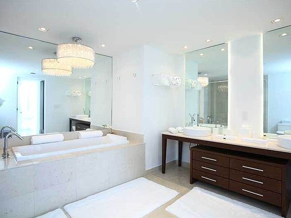 3rd image of 495 Brickell Avenue #3101