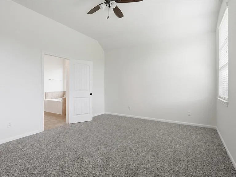 11307 Grand Creek Ln — Photo 17