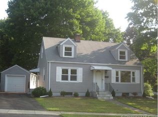 47 Knob Hill Dr, Hamden, CT 06518