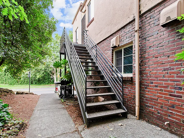 1320-1344 NE 68th Ave — Photo 22