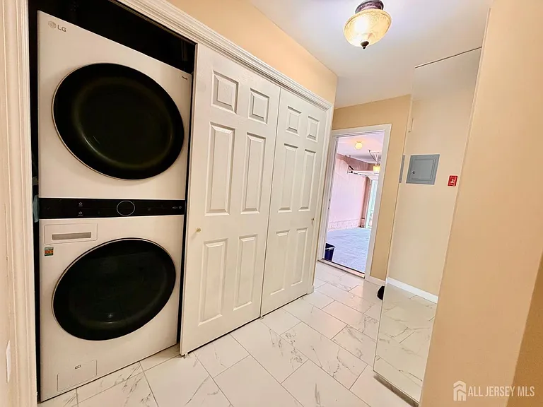 191 Prestwick Way — Photo 19