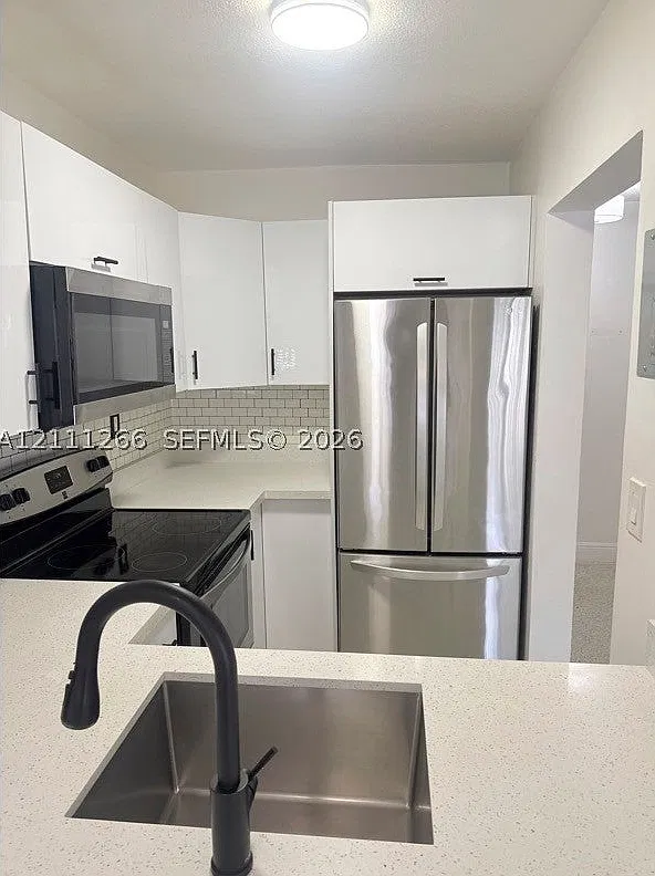 2 bed, 660 sqft, $2,200 — Photo 4