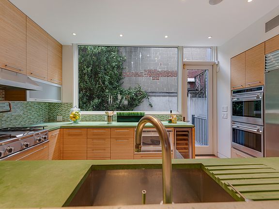 3rd image of 280 W 25th St #1