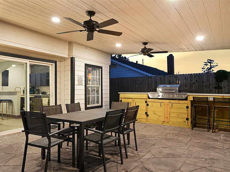 12115 Wood Forest Dr — Photo 6
