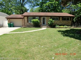 24850 Woodland Dr, Brownstown, MI 48134