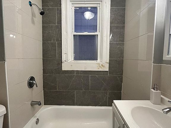 3rd image of 104 Romaine Ave APT 2