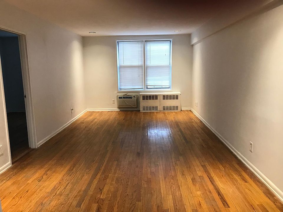 1st image of 4125 Kissena Blvd APT 6