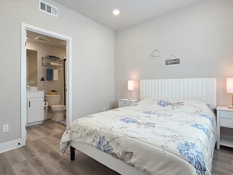 1488 W Sunrise Ln — Photo 11