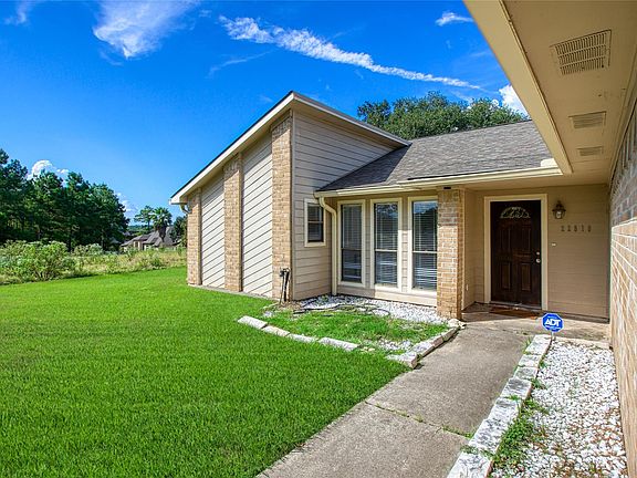 3rd image of 22516 Pebble Beach Way