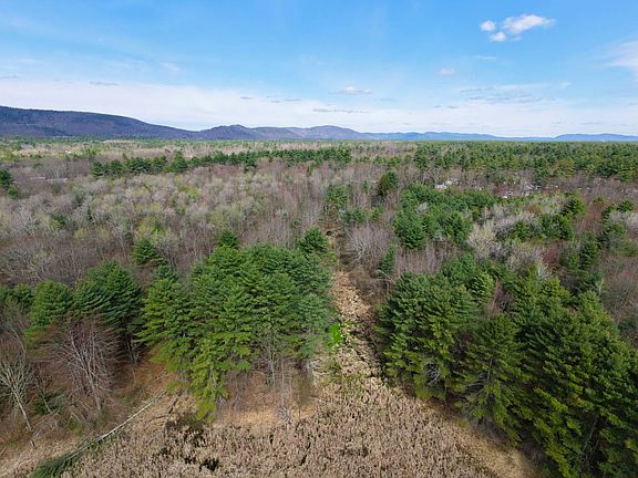 3rd image of 399 Fortsville Rd