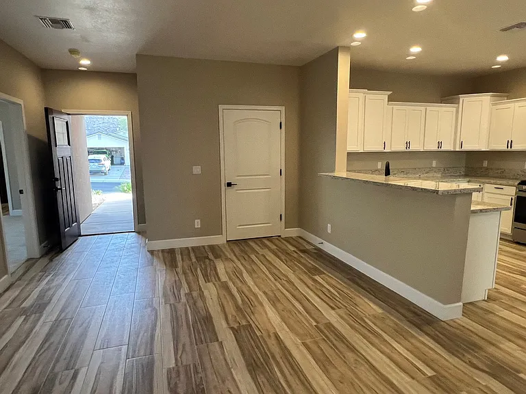 2241 Diamond Creek Rd — Photo 11