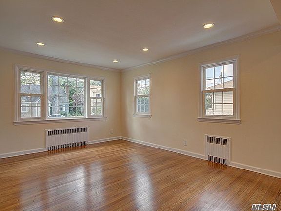 5th image of 2621 Fortesque Ave