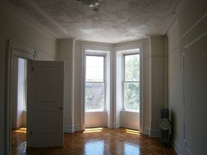 2nd image of 663 Lefferts Ave