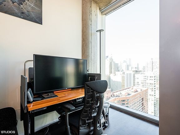 5th image of 600 N Fairbanks Ct Unit 3206